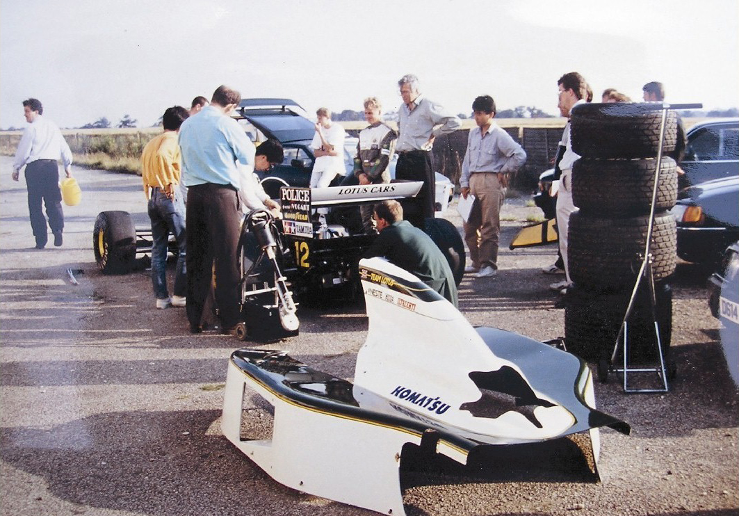 1991.8 ロータス・ヘーゼル・テストコースにて、F-1パフォーマンステスト。ピーター・ライト、ジョニー・ハーバート､ミカ・ハキネンと共に｡
